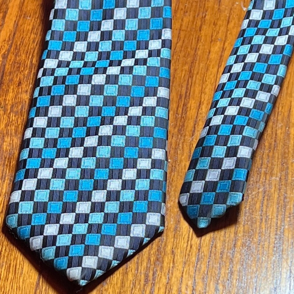 Alexander Julian handmade Tie